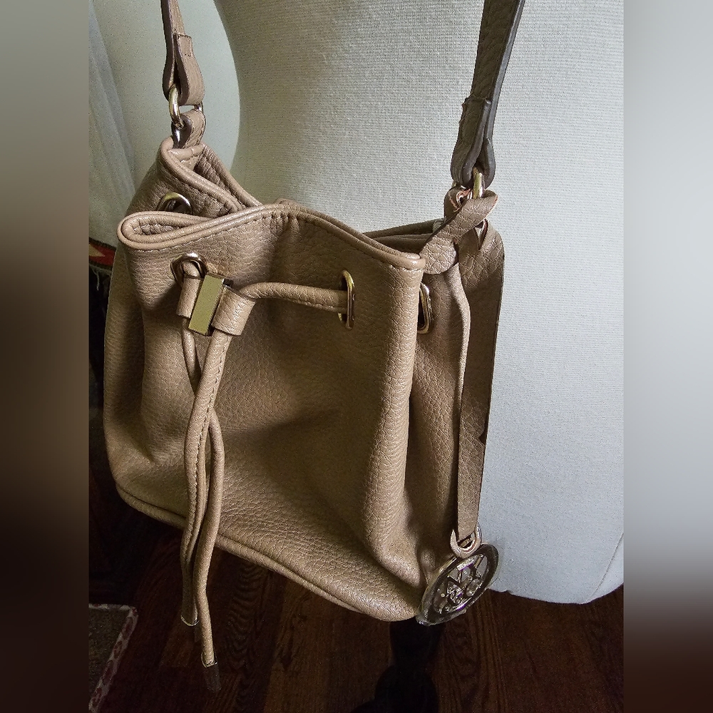 NY&Co Small Crossbody Bucket Bag with Logo. Size OS. Color Tan.
